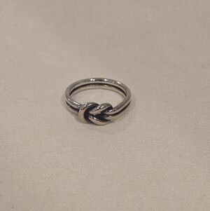 James Avery Eternal Knot RETIRED Sterling Silver Ring - 7.75